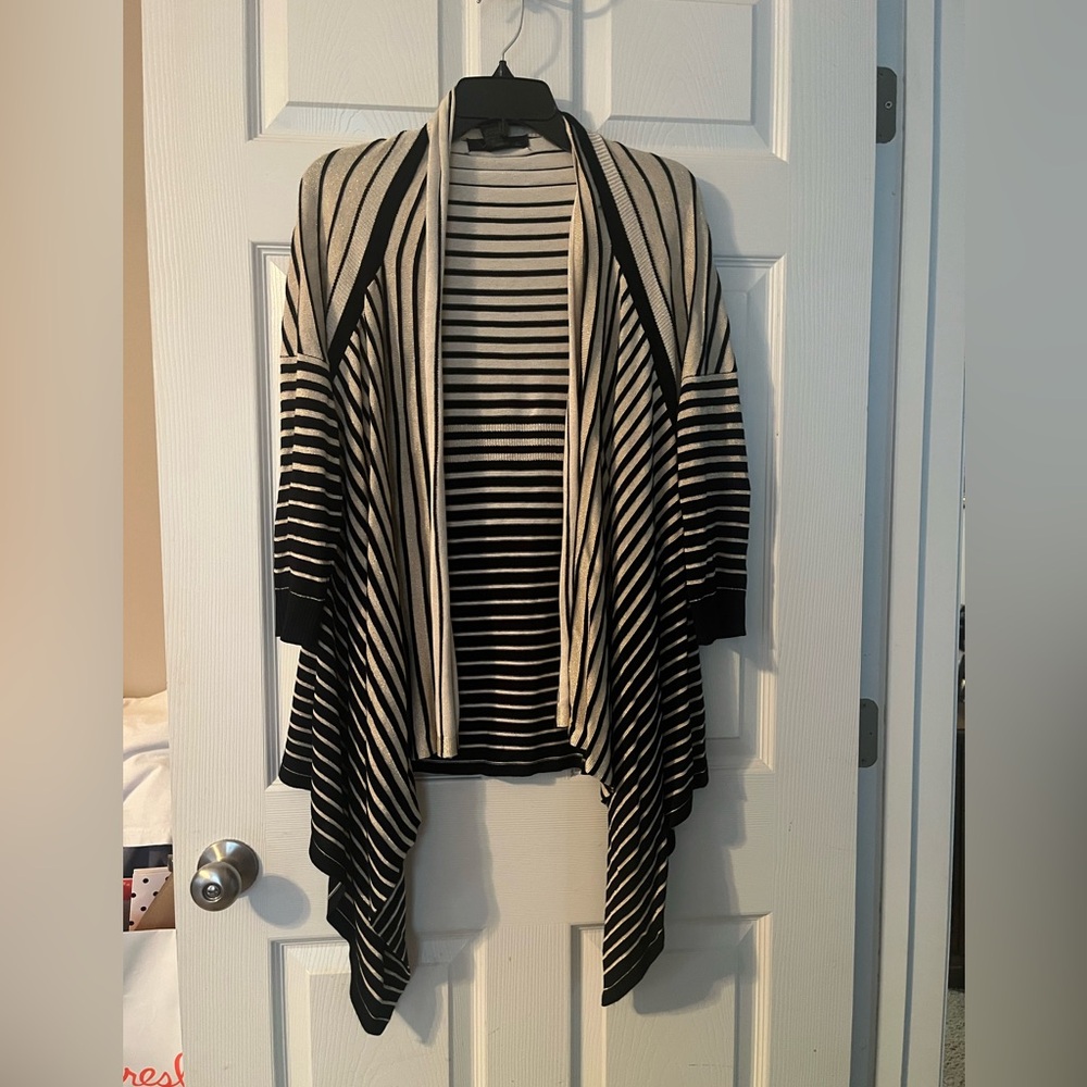 Cardigan Black Cream and Gold.